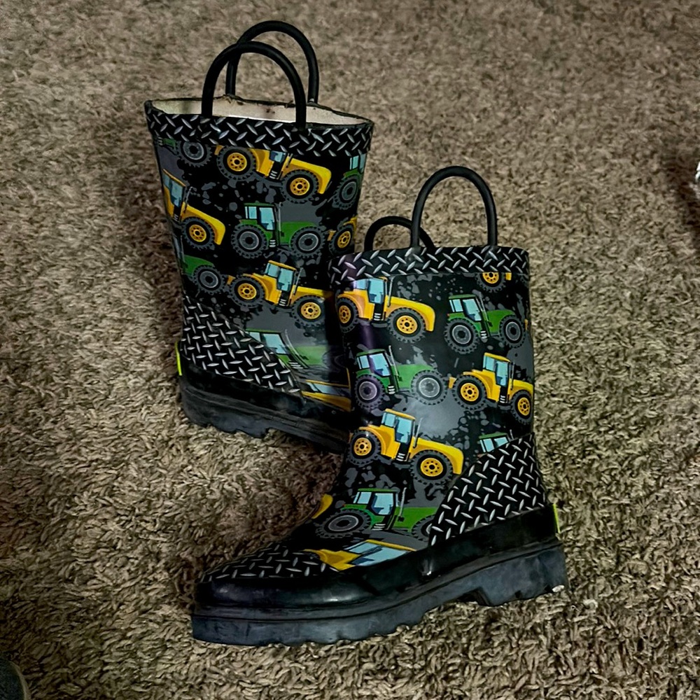 Puddle boots for toddler boy